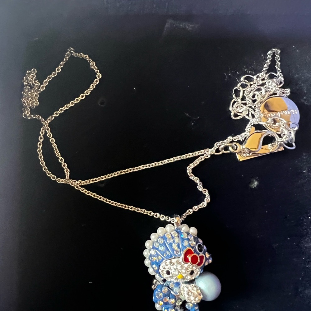 Hello kitty necklace